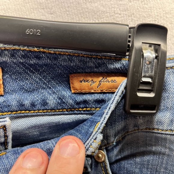 Seven7 Distressed Sexy Flare Jeans Womens 32 Plus Size Blue Denim Stretch 2555 - Picture 3 of 11